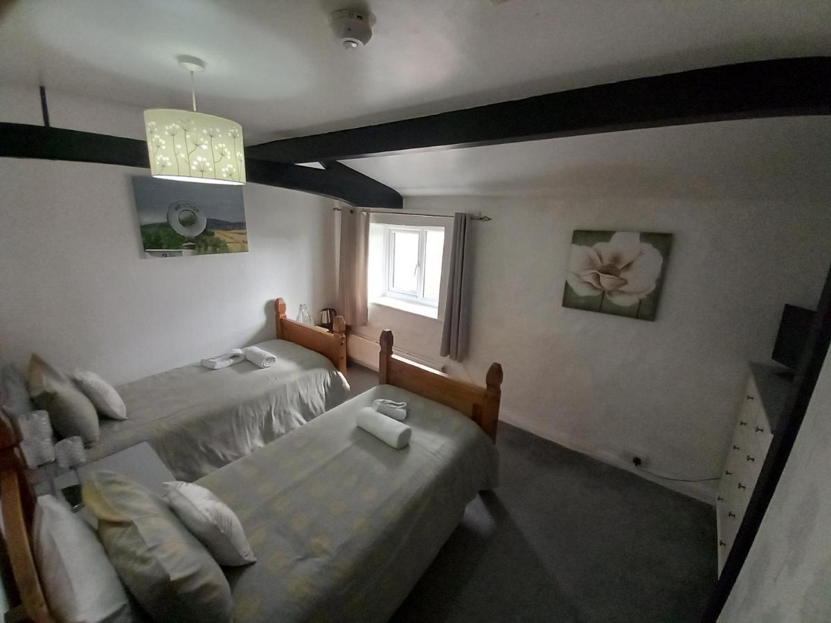 The Crown Inn Wentnor Экстерьер фото