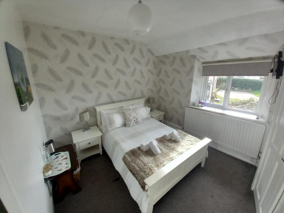 The Crown Inn Wentnor Экстерьер фото