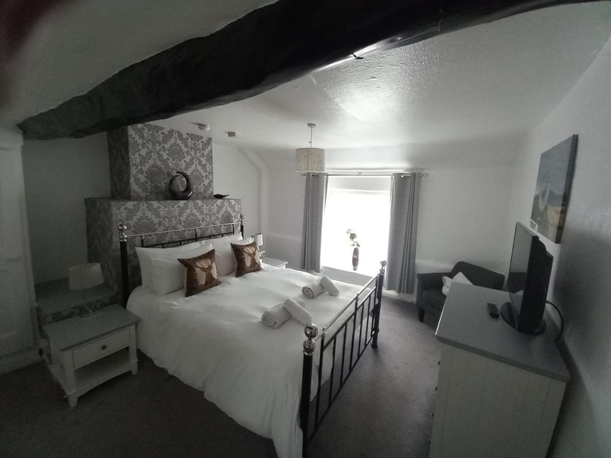 The Crown Inn Wentnor Экстерьер фото