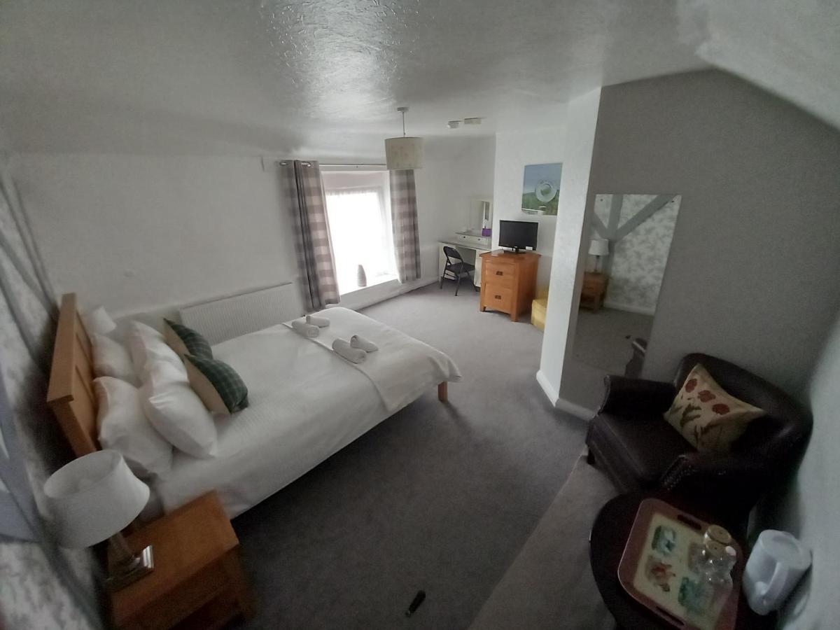 The Crown Inn Wentnor Экстерьер фото
